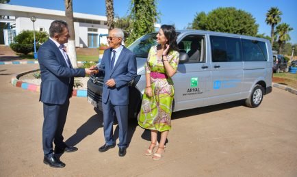 Arval Maroc fait don d’un fourgon à SOS Villages d’Enfants