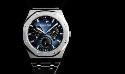 Audemars Piguet Royal Oak, du bleu en tranche fine