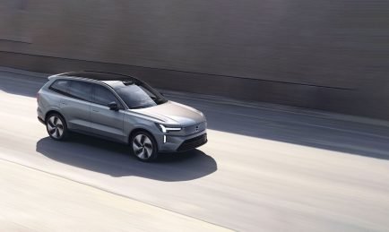 Volvo EX90 : Baptême d’asphalte !