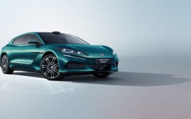 «Flash Charging» : Denza révolutionne la recharge ultra-rapide