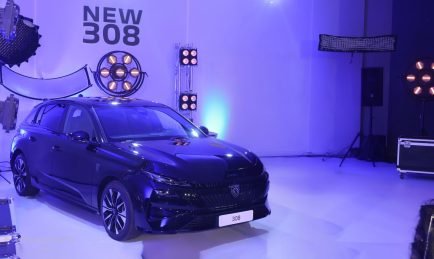 Peugeot 308 restylée : Retour sous les projecteurs