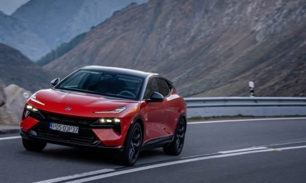 Lotus Eletre X : X, lettre de noblesse et de sport